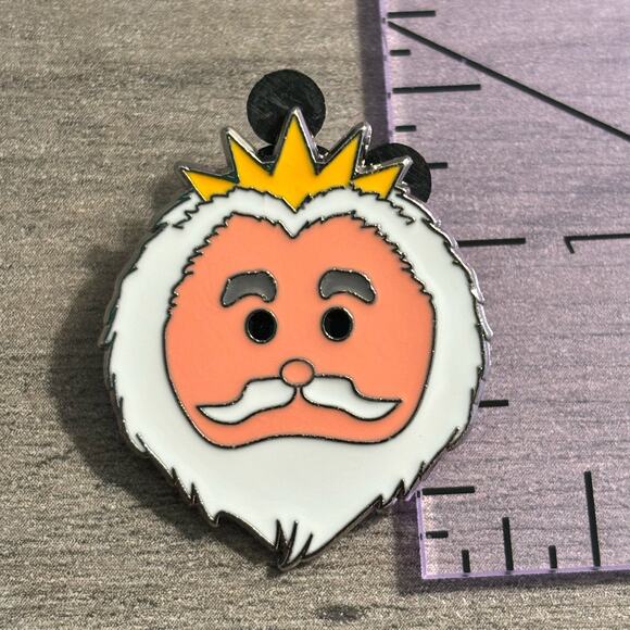 Disney Tsum Tsum Character Pin - King Triton from The Little Mermaid Trading Pin - Picture 2 of 3